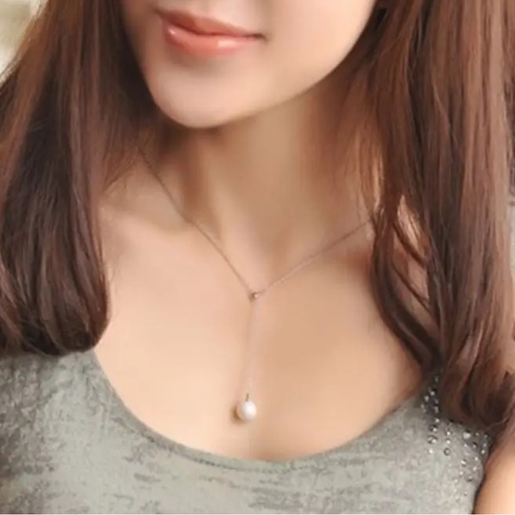 Jewelry - Silver Pearl Lariat Necklace